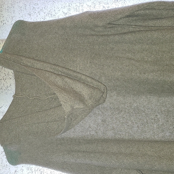 **NWOT** Grey Oversized Cardigan - Size Small - Picture 3 of 4